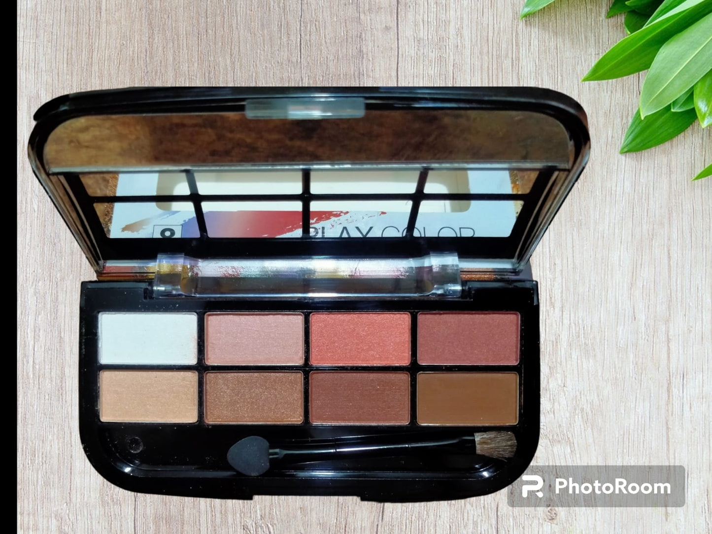 Lark Imported  Eyeshadow Palette