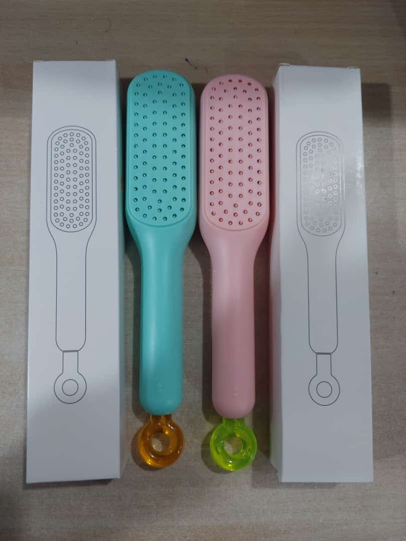 Self Cleaning Hair Brush, One-Click Cleaning Telescopic Hair Comb  (Random Color)